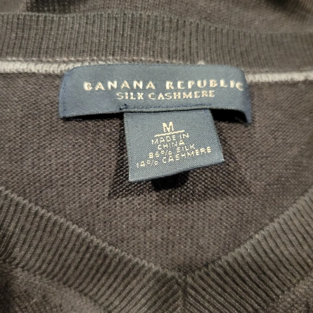 Banana Repulic Mens Size M Dark Brown Vneck Sweater Silk/cashmere Blend